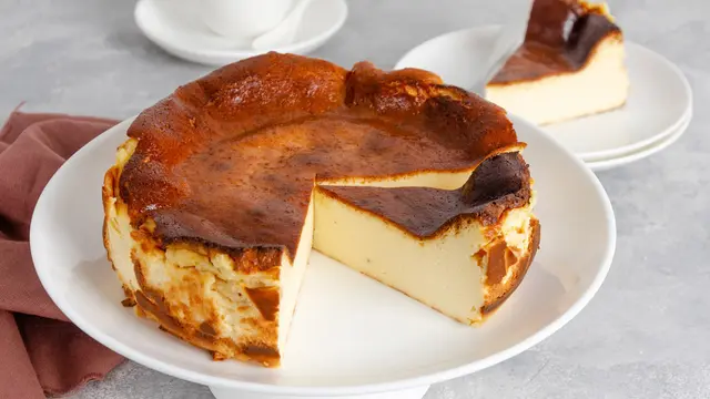 burnt cheesecake yogurt cake