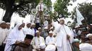 Massa saat melakukan orasi aksi penolakan Ahok di depan Balaikota, Jakarta, Senin (1/12/2014). (Liputan6.com/Faizal Fanani) 