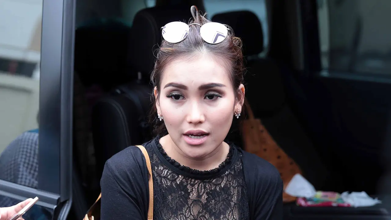 [Bintang] Ayu Ting Ting
