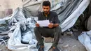 Otoritas kesehatan Gaza mengatakan, sejak Oktober 2023, ada lebih dari 64.500 warga Palestina tewas akibat serangan Israel. Genosida ini telah menghancurkan Gaza dan memaksa hampir seluruh penduduknya mengungsi dan terjerumus dalam berbagai krisis, termasuk kelaparan. (Omar AL-QATTAA/AFP)