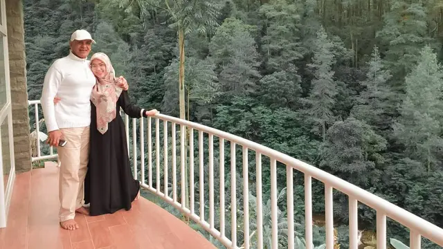 Anniversary Pernikahan ke-7, Ini 6 Potret Mark Sungkar dan Istri yang Makin Mesra