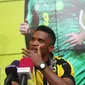 Penyerang Samuel Eto'o saat konferensi pers presentasi dirinya menjadi pemain Qatar Sports Club di Doha, (14/8). Sebelumnya Eto'o membela klub Turki, Konyaspor. (AFP Photo/Karim Jaafar)