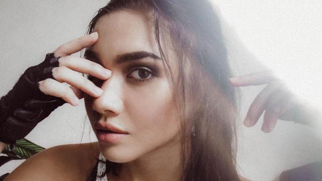 Kerap Dibilang Cantik Angela Gilsha Ungkap Kekurangan Diri News Entertainment Fimela Com