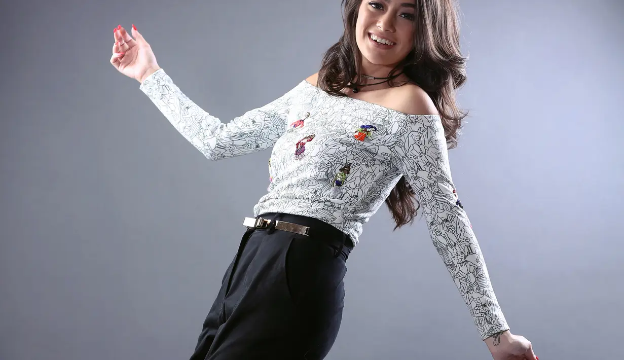 Celine Evangelista dikabarkan menikah dengan Bacil. (Fotografer: Febio Hernanto, Make Up: Sarah Sadiqa, Stylist: Indah Wulansari, Digital Imaging: Muhammad Iqbal Nurfajri/Bintang.com)