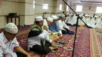 Ucapan rasa syukur, jemaah haji Indonesia gelar zikir dan khataman Alquran di Makkah. (Dream)