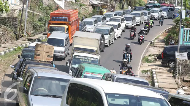 20160703-Kemacetan Mengular di Sepanjang Jalan Menuju Garut dan Tasikmalaya