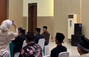 Suasana pernikahan tanpa dekorasi dan makanan diduga menjadi korban penipu oleh Wedding Organizer (WO) di Bekasi, Sabtu 23 Mei 2026. (Antara)