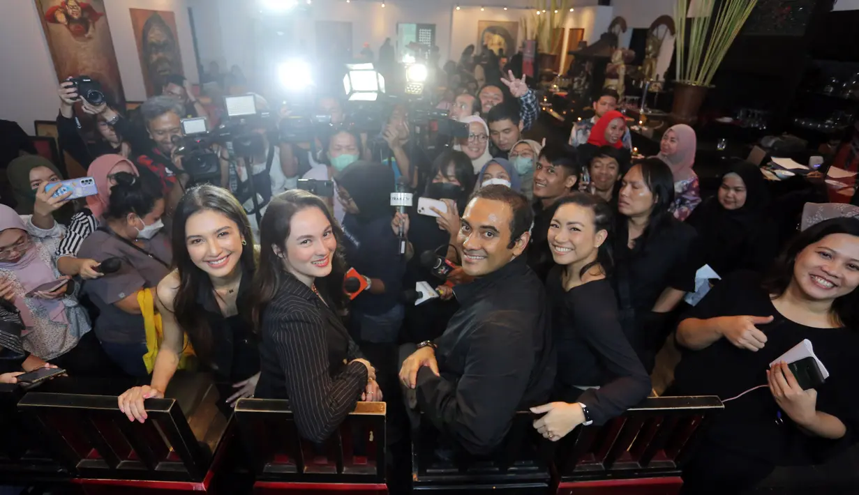 Selain menonton pertunjukan utama dari pementasan teater Ariyah Dari Jembatan Ancol. Diadakan juga Diskusi tentang demonisasi perempuan dalam kisah horror di Indonesia, Backstage Tour, serta Meet & Greet bersama para pemain. [Bambang E Ros/Fimela.com]