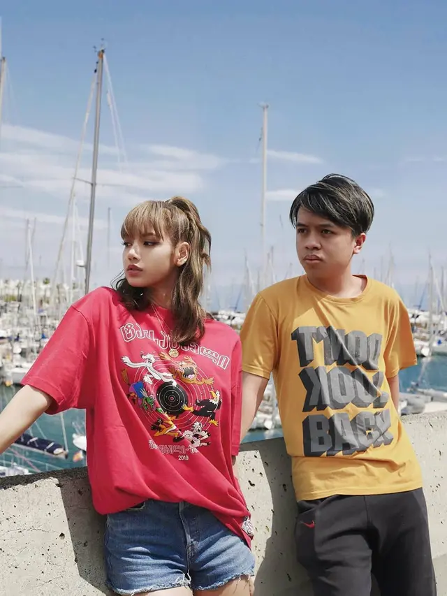 6 Editan Foto Pria Bareng Lisa Blackpink di Tempat Romantis Ini Kocak