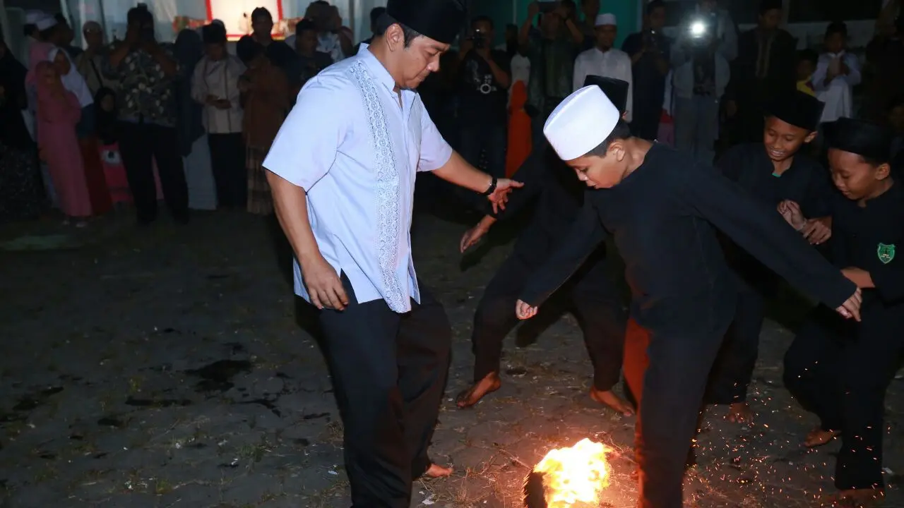 Rahasia Ilmu Kebal Wali Kota Semarang Saat Bermain Sepak Bola Api