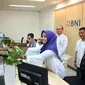 Direktur Bisnis Kecil dan Jaringan BNI Catur Budi Harto saat berkunjung ke kantor cabang BNI. (Dok BNI)