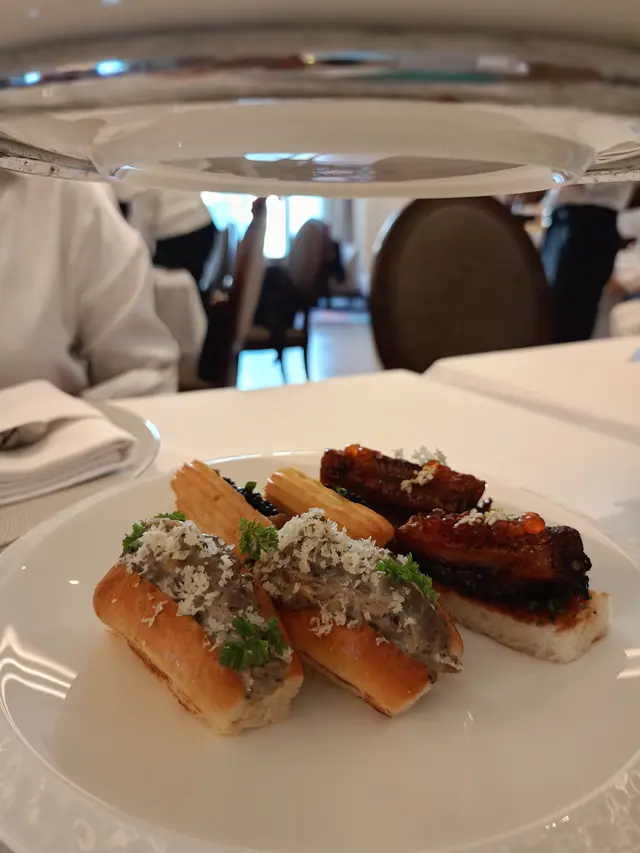 Santai Sore dengan Sajian Teh Berkelas dan Eksklusif dari Dilmah di Raffles Jakarta