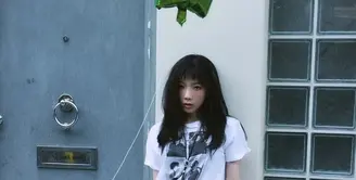 Taeyeon membagikan sederet foto di media sosialnya untuk mini album terbarunya. Yang mencuri perhatian ketika ia mengenakan underwear pada salah satu outfit konsep albumnya. [@taeyeon_ss]