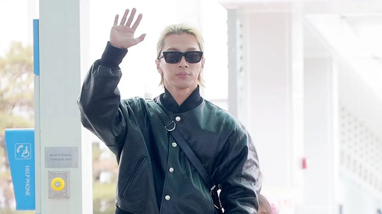 Gaya Airport Taeyang Big Bang Menuju Paris, Edgy Serba Hitam dalam Givenchy