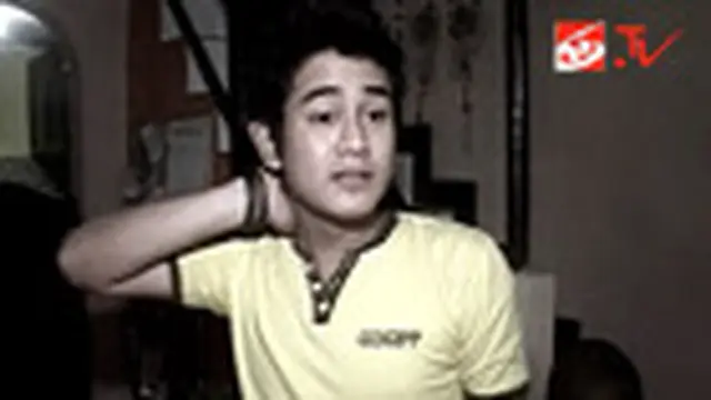 Dwi Andhika Bersihkan Rumah Sendiri