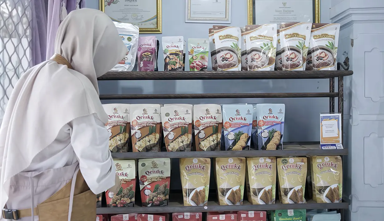 Berkat dukungan Rumah BUMN BRI dan program BRIncubator, produk Iswara Food tampil di berbagai expo nasional. Dewi mengaku pelatihan digital marketing dan branding BRI membuat usahanya makin profesional. (Adv/BRI)