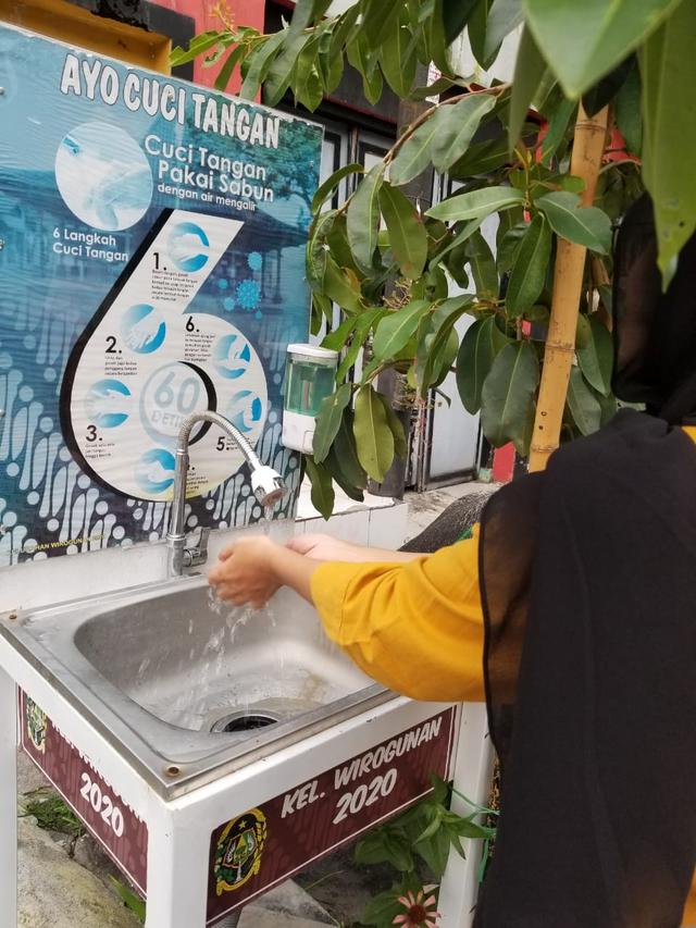 Mencuci tangan di Asrama Bundo Kanduang