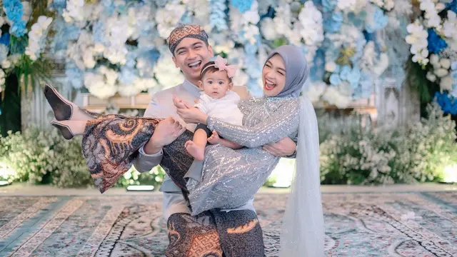 Ria Ricis, Teuku Ryan, dan Baby Moana. (Foto: Dok. Instagram @riaricis1795)
