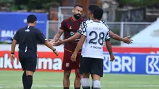 Duel Borneo FC menghadapi Persikabo 1973 di pekan ke-23 BRI Liga 1 2021/2022, Senin (7/2/2022) menjadi panggung adu tajam Francisco Torres dan Ciro Alves. Dua gol Francisco Torres ke gawang Persikabo 1973 akhirnya membuktikan ketajamannya dalam laga ini. (Bola.com/Nandang Permana)