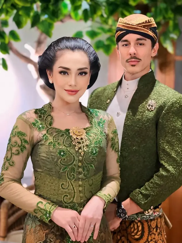 Model Kebaya Modern Ala Celine Evangelista, Inspirasi Fashion Menambah Keanggunan (credit: instagram/celine_evangelista).