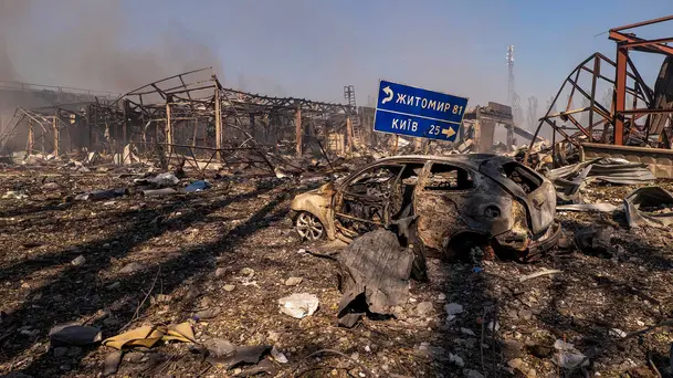 Serangan Drone Rusia Tewaskan 37 Orang di Pinggiran Kota Kyiv