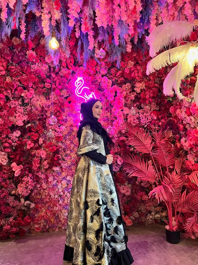 Zaskia Gotik Hamil Lagi