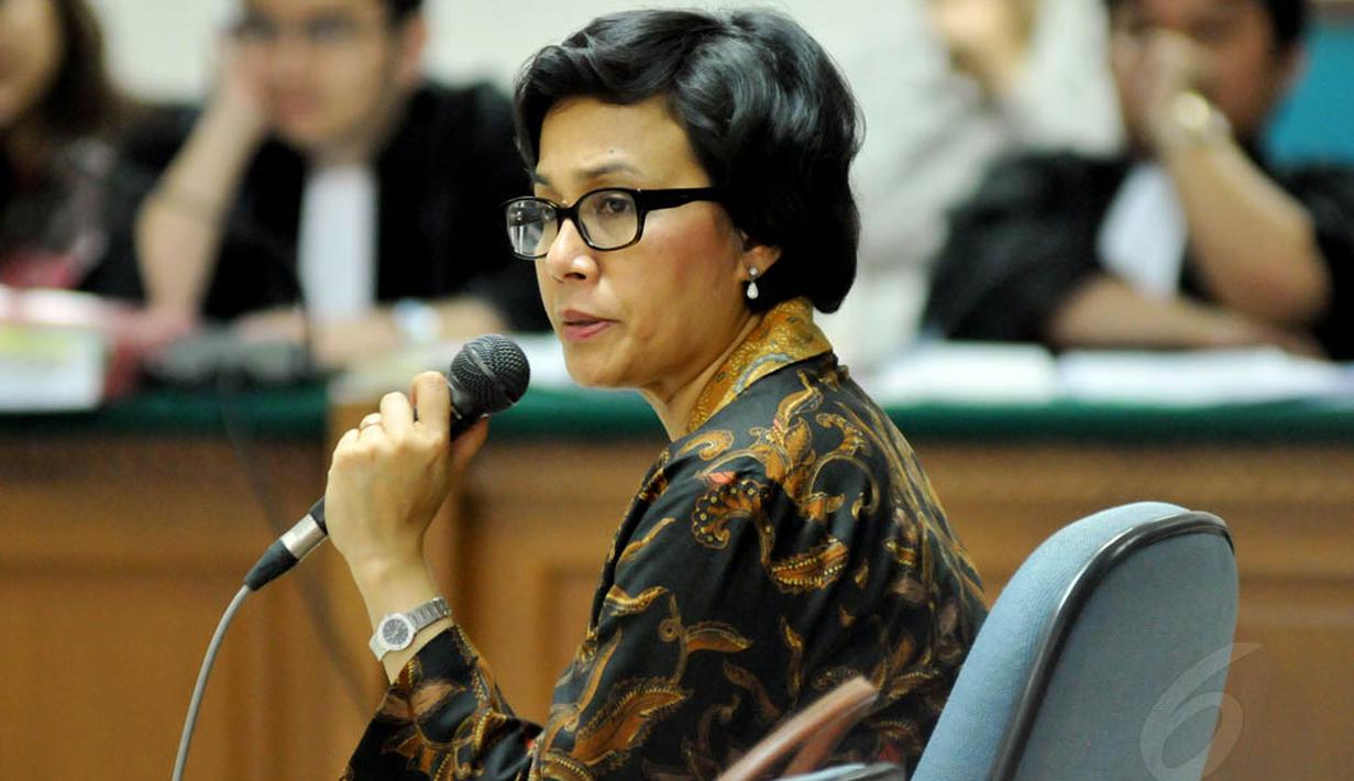 Dalam persidangan, Sri Mulyani mengaku hanya diberi waktu 4,5 jam untuk memutuskan apakah Bank Century akan ditetapkan sebagai bank gagal berdampak sistemik, Jumat (2/5/14). (Liputan6.com/Johan Tallo)