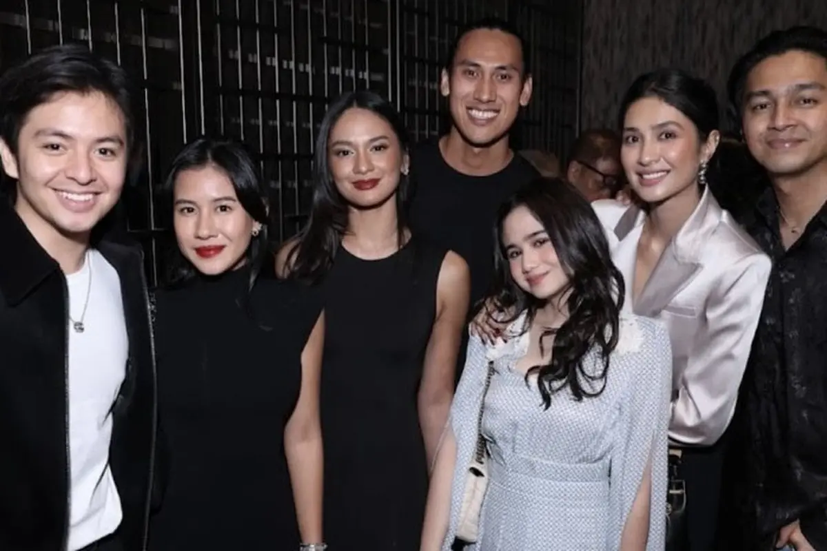 Tampilan Artis saat Merayakan Ulang Tahun Manoj Punjabi
