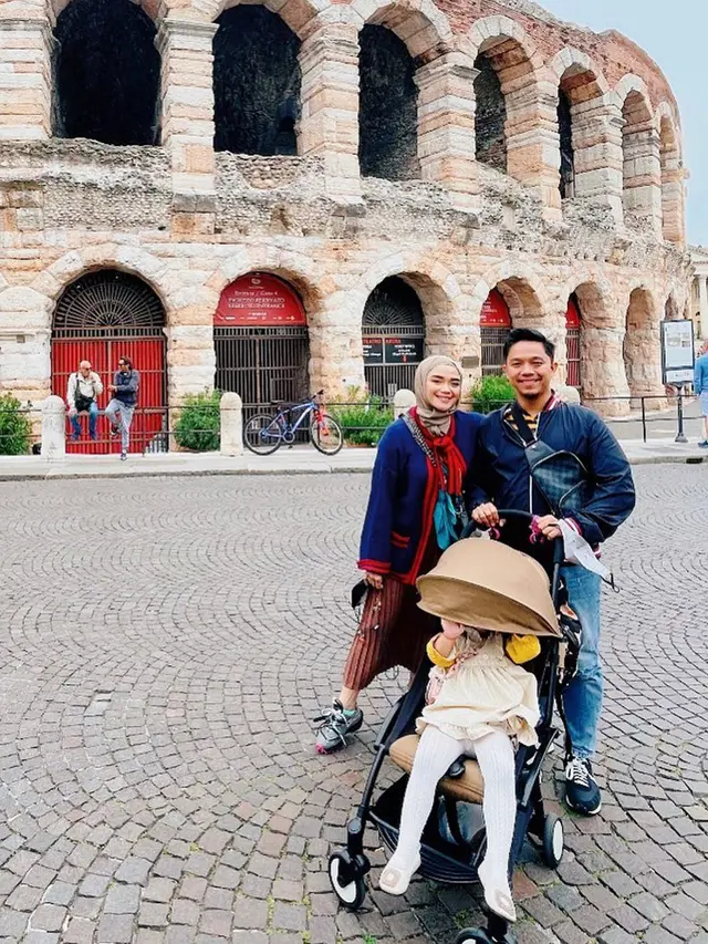 Sheza Idris Hamil Anak Kedua, Ini Deretan Potret Romantisnya Bersama Suami
