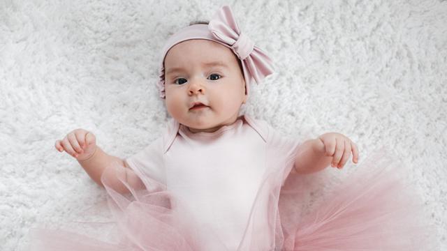 Ilustrasi bayi perempuan