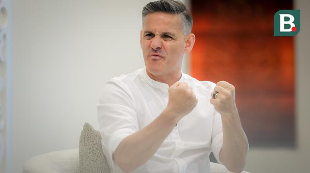 Pelatih Timnas Indonesia, John Herdman menjalani wawancara eksklusif dalam Bola Break dari Bola.com di Jakarta, Selasa (12/5/2026). (Bola.com/Bagaskara Lazuardi)