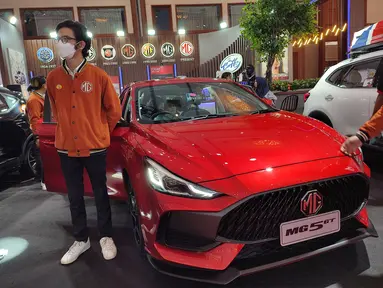 MG 5 GT juga unjuk gigi di pameran Jakarta Auto Week 2023. Mobil sedan yang dapat memuat hingga lima orang penumpang ini tampil dengan rupa yang sangat agresif. Kerennya lagi, mobil ini pernah mendapatkan penghargaan "Good Design Award 2021" yang pastinya menjadikan mobil ini tidak bisa dipandang sebelah mata soal penampilannya.
