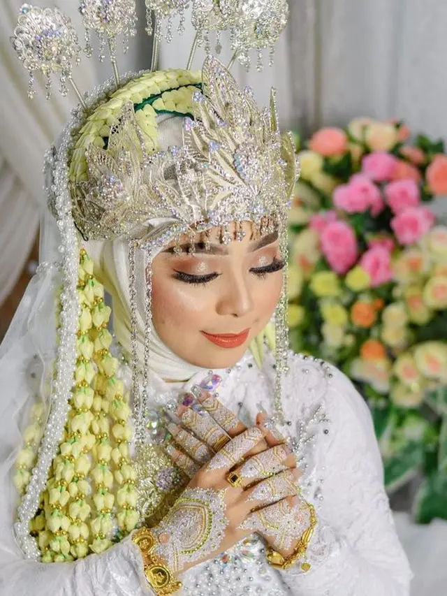 6 Potret Pernikahan Ayudia LIDA Bernuansa Serba Putih, Penuh Kebahagiaan