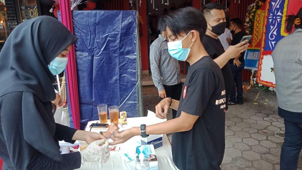 Baru beroperasi, restoran k restoran Sei Sapiku Tangerang Selatan ini disediakan fasilitas rapid test Covid-19.