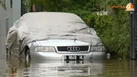 [VIDEO] Listrik Mati Akibat Banjir, Warga Perumahan Elite Ngungsi
