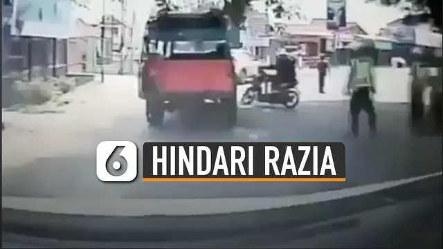 Sang penumpang yang diduga kekasihnya ditinggalkan di lokasi razia.