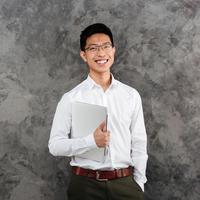 Tetap Gaya di Setiap Kesempatan, Ini Pilihan Kemeja Papa Muda yang Wajib Punya!