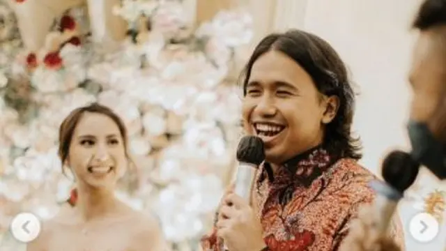 Joshua Suherman dan Clairine Christabel  saat acara lamaran