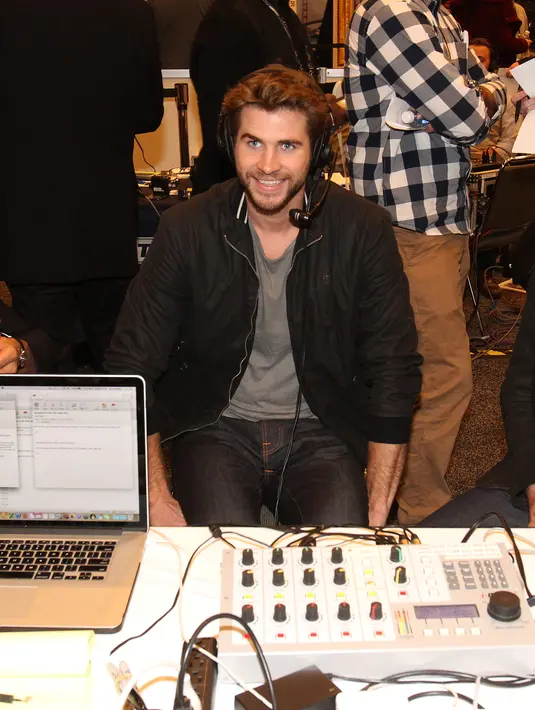 "Aku merasa tak sabar untuk memiliki anak dari Miley, namun ku rasa jangan terburu-buru. Aku tak ingin menikah diusia yang sangat muda,". tutur Liam pada Aceshowbiz. (AFP/Bintang.com)