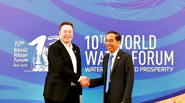 Jokowi bertemu CEO SpaceX dan Tesla, Elon Musk di sela KTT WWF ke-10 Bali. (Foto: Sekretariat Presiden)