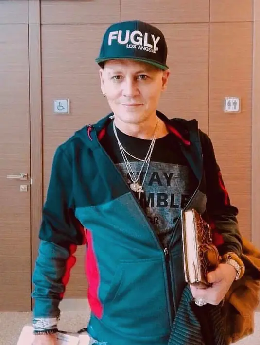 Johnny Depp pun menceritakan masa-masa kelamnya. Kala itu, dirinya merasa sangat depresi dan waktu-waktu itu menjadi masa terburuk sepanjang hidup. (instagram/johnnydepponly)