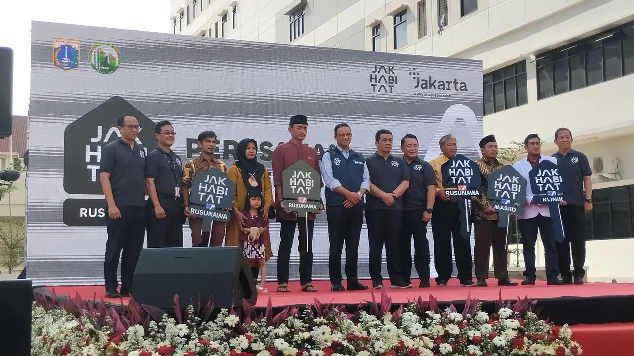 Gubernur DKI Jakarta Anies Baswedan meresmikan 33 tower dan Rusunawa