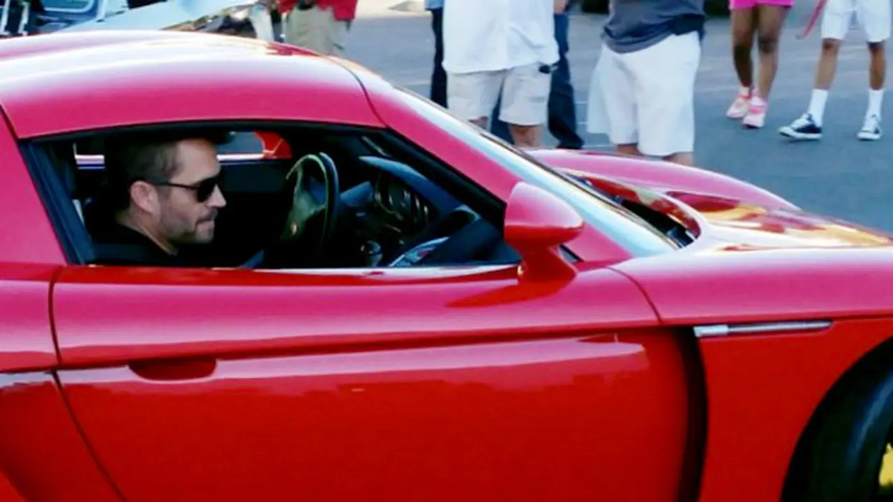 paul-walker-131211b.jpg