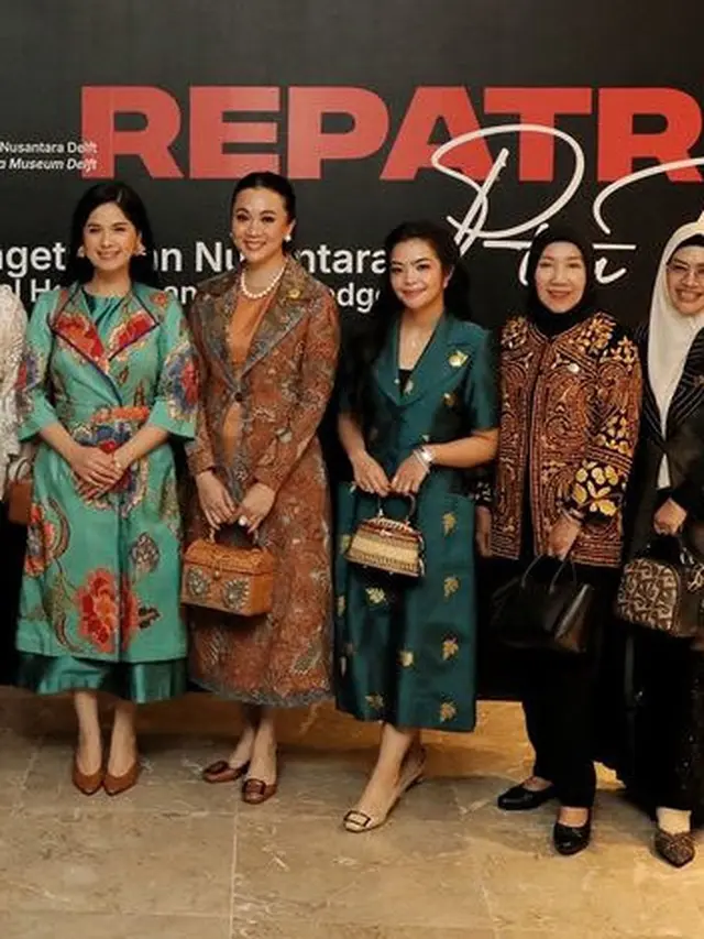 Annisa Pohan Istri Menteri ATR/BPN dan Niena Kirana Istri Menpora di Museum Nasional. [@annisayudhoyono]