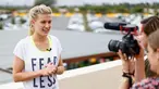 Eugenie Bouchard yang lahir di Quebec pada 25 Februari 1994 silam adalah seorang petenis wanita berkewarganegaraan Kanada. Pesona Genie, panggilan Eugenie Bouchard, memang begitu menyihir. (Julian Finney/Getty Images/AFP)