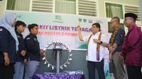 Wakil Presiden Direktur PT Toyota Motor Manufacturing Indonesia (TMMIN) Bob Azam saat mengunjungi SMAN 2 Painan dalam rangka pendampingan terhadap finalis 25 proposal terbaik kompetisi lingkungan tingkat sekolah lanjutan tingkat atas (SLTA) Toyota Eco Youth (TEY) ke-13.