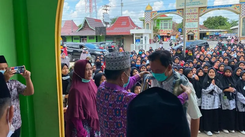 Kepala BPH Migas M. Fanshurullah Asa bersama Tim BPH Migas Kunjungi Ponpes Al Ittifaqiah, Indralaya Mulia, Kec. Indralaya, Kabupaten Ogan Ilir, Sumatera Selatan, Minggu (18/10/2020).