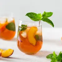 ilustrasi peach green tea lemonade/Dina Photo Stories/Shutterstock