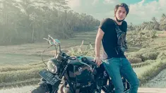 Pemeran karakter Domina dalam miniseri Loncat Kelas, Antonio Blanco Jr dikenal melalui perannya dalam FTV. Usai banyak bintangi FTV, ia pun kini memiliki banyak penggemar dan mulai merambah layar lebar dengan film perdananya Calon Bini. (Liputan6.com/IG/antonioblancojr)