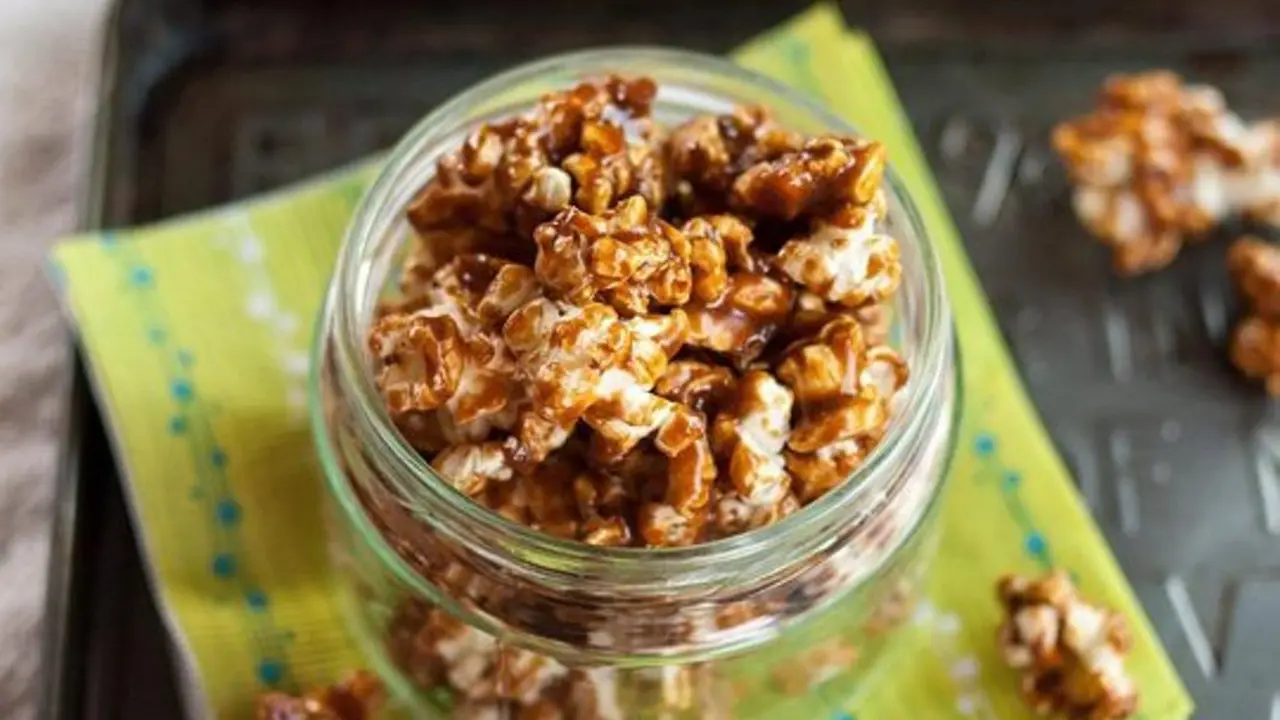 Popcorn Karamel, Camilan Manis Temani Nonton Film Favorit